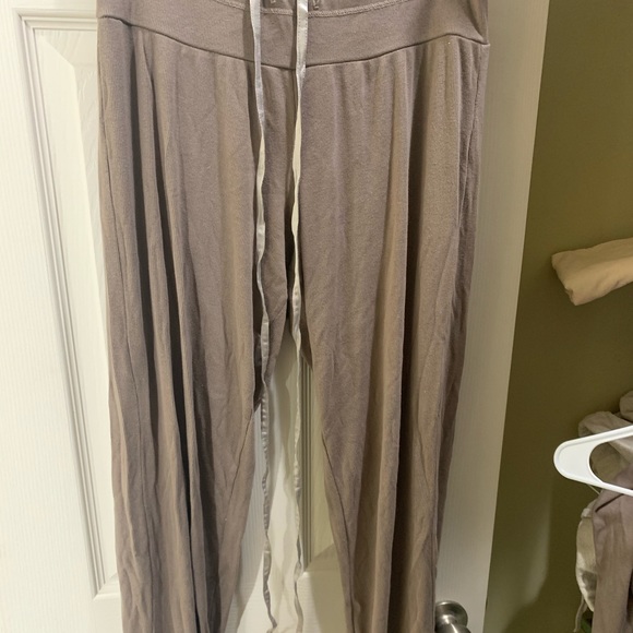 PJ Harlow pants with draw string - Picture 1 of 3